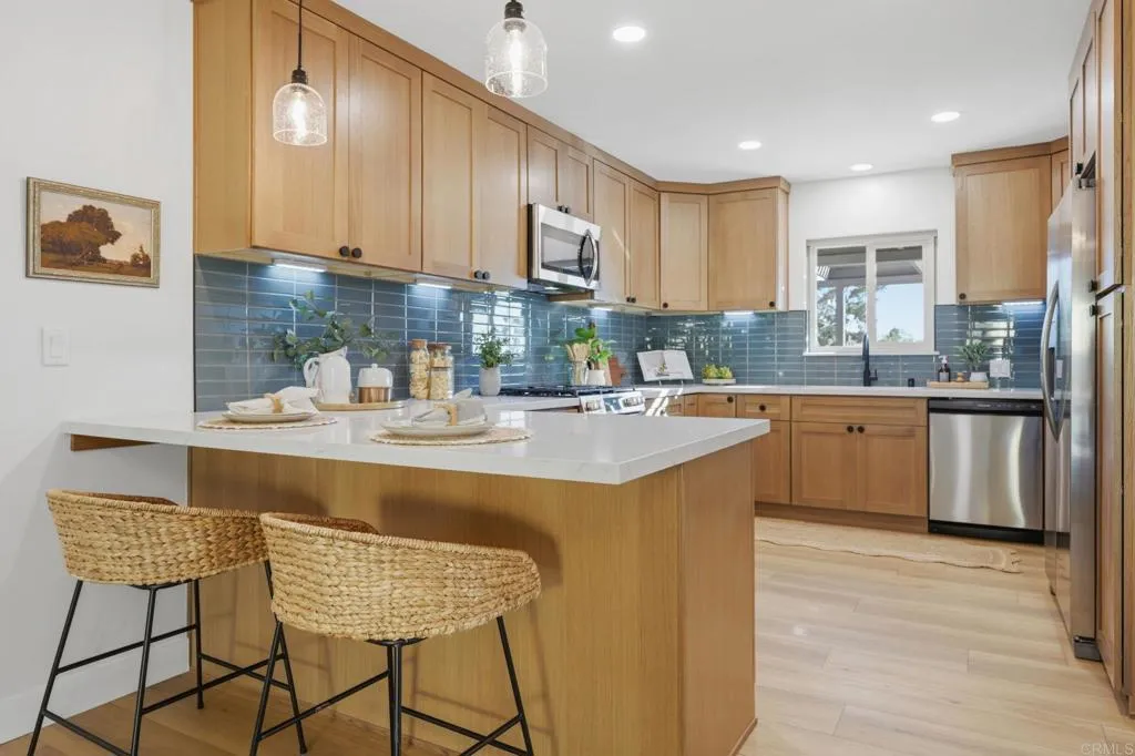 https://cdn.realtyfeed.com/cdn/127/306775476/85eacc037b314a2ca5847617d050c32f.webp