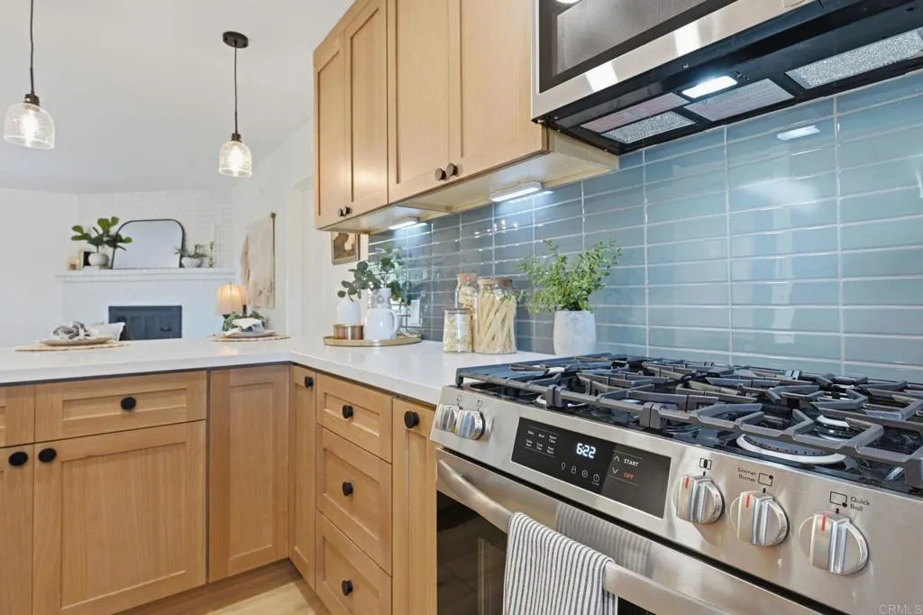 https://cdn.realtyfeed.com/cdn/127/306775476/8fd2aa6af3ba8a2e4c8fccf0eae7de31.webp