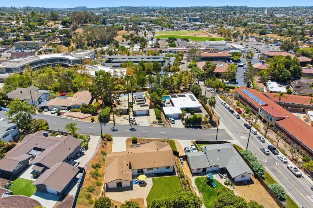 https://cdn.realtyfeed.com/cdn/127/306775476/9a7ab4263f25e725f29f0fca42783980.webp