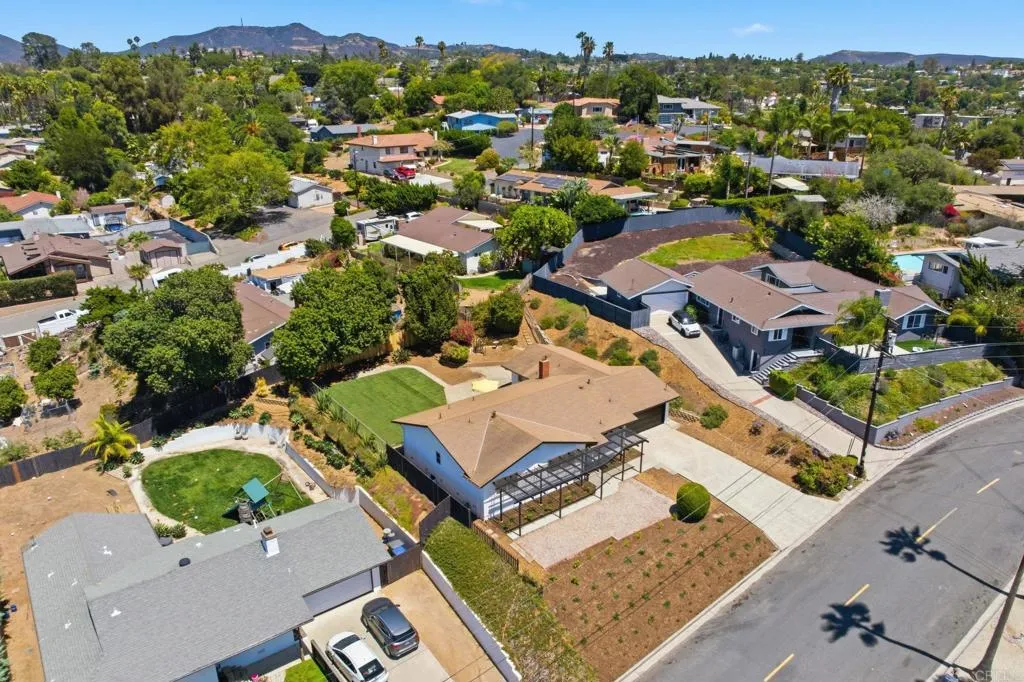 https://cdn.realtyfeed.com/cdn/127/306775476/ddcca6985e21b70c3a040dfab9a10252.webp