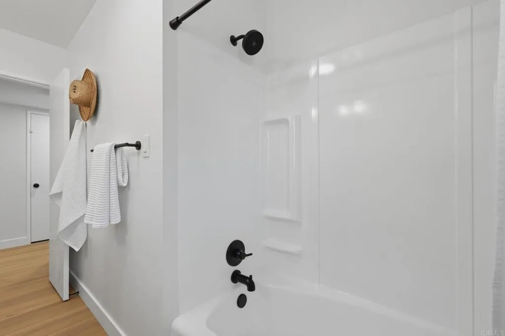https://cdn.realtyfeed.com/cdn/127/306775476/f384e5afc74f9407fdff14ae775dbb18.webp