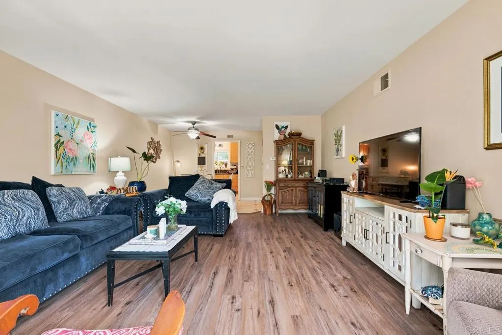 https://cdn.realtyfeed.com/cdn/127/306775478/49c293efb8751f7aa82947e3738c0273.webp