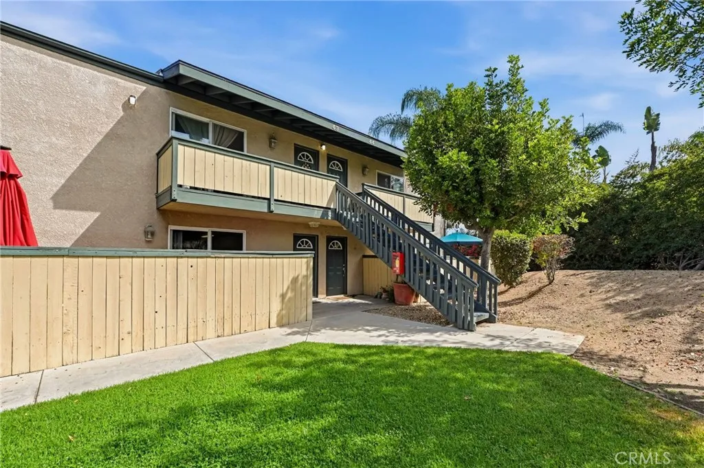 868 E Alvarado 44