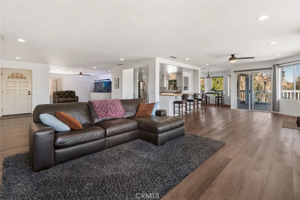 https://cdn.realtyfeed.com/cdn/127/306775621/5689b93e8c426a3d14e0ffb6c261d9fb.webp