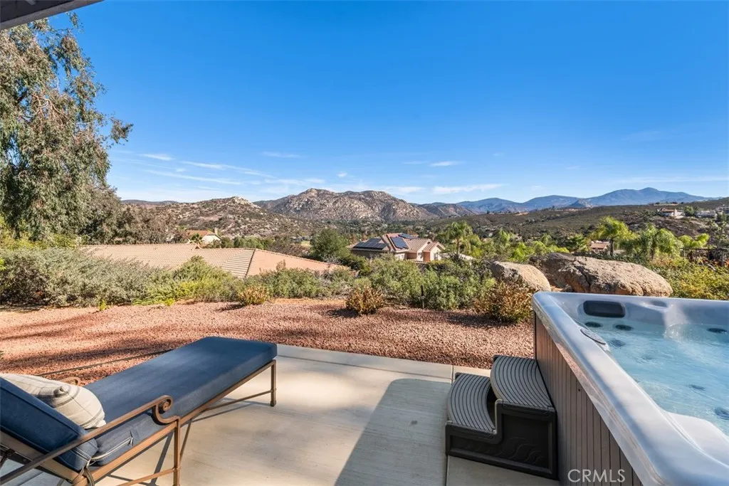 https://cdn.realtyfeed.com/cdn/127/306775621/846ea1b495851642d6791256605a40d3.webp