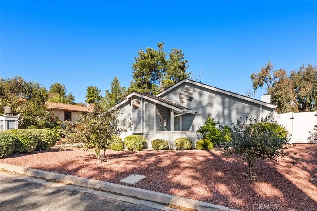https://cdn.realtyfeed.com/cdn/127/306775621/9bfc9f2c80414b80c62d4ef639da428d.webp