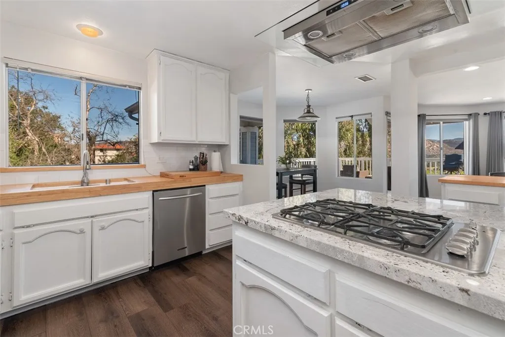 https://cdn.realtyfeed.com/cdn/127/306775621/a1b0af5d3166c8f660fbcb9b868c1b0b.webp