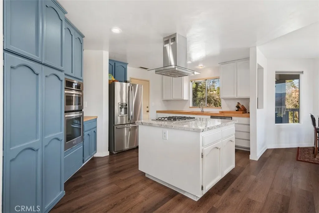 https://cdn.realtyfeed.com/cdn/127/306775621/ed553caa4c501cd2d19820bc8dfa38c9.webp