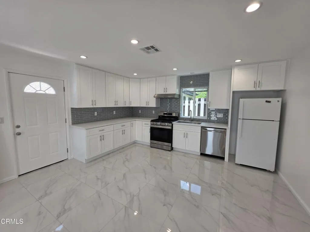 Sunland, CA 91040