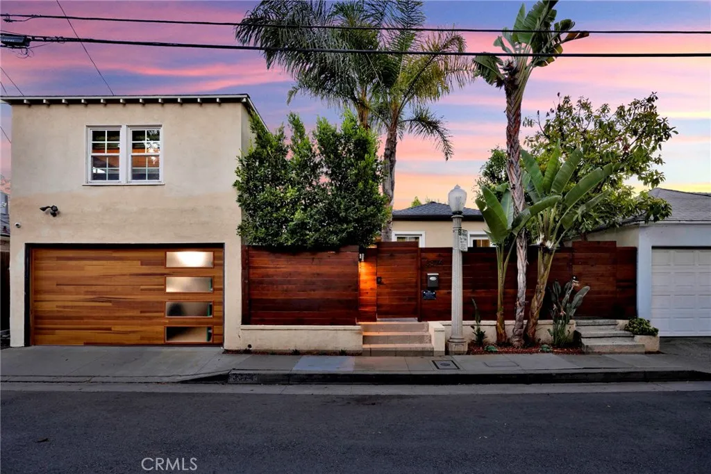 Los Angeles, CA 90068