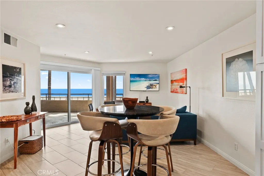 1200 Pacific Coast Highway Unit 217, Huntington Beach, CA 92648 - Photo 3 of 16, Huntington Beach, CA