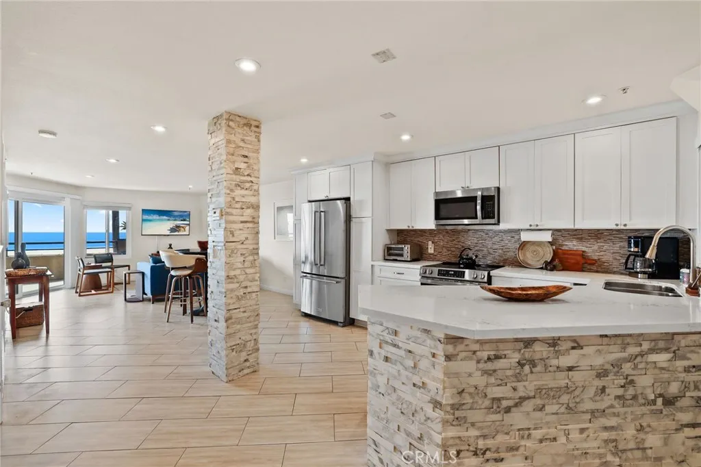 1200 Pacific Coast Highway Unit 217, Huntington Beach, CA 92648 - Photo 2 of 16, Huntington Beach, CA