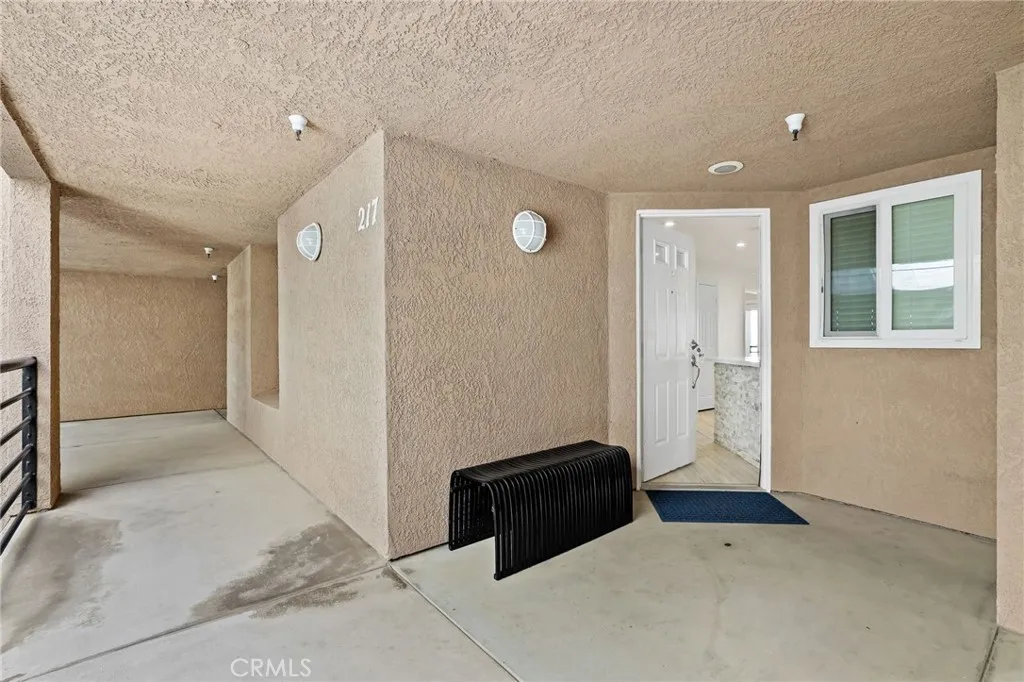 1200 Pacific Coast Highway Unit 217, Huntington Beach, CA 92648 - Main photo, Huntington Beach, CA