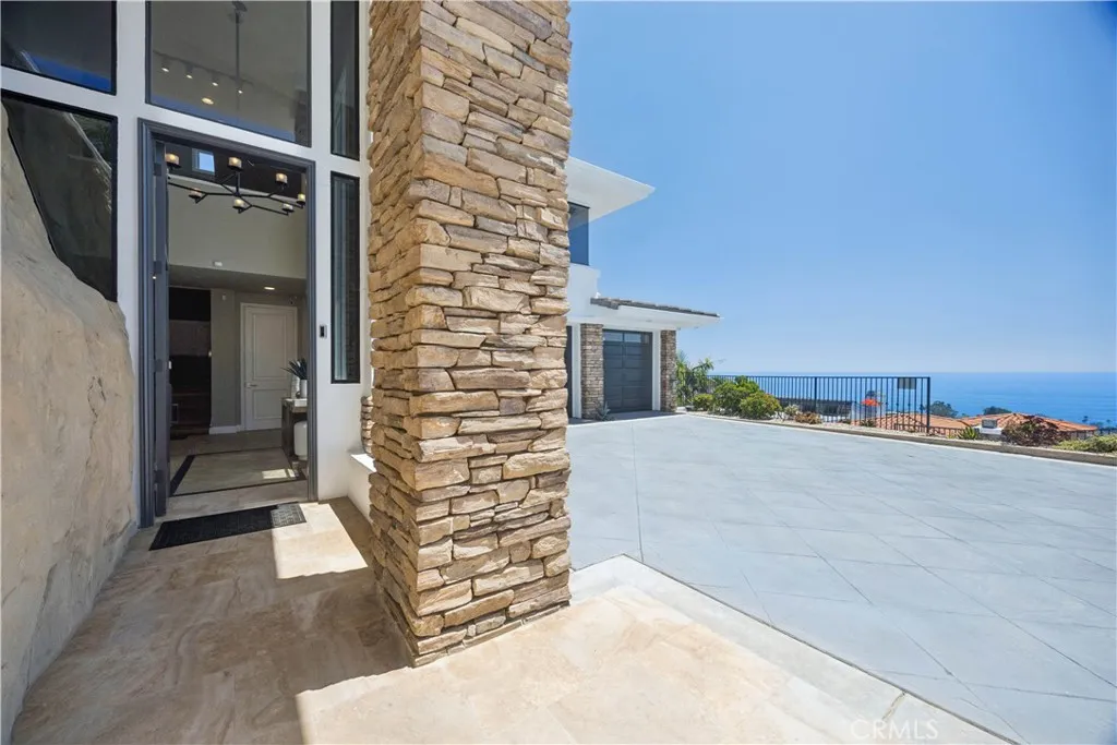 1076 Skyline Drive, Laguna Beach, CA 92651 - Photo 4 of 50, Laguna Beach, CA