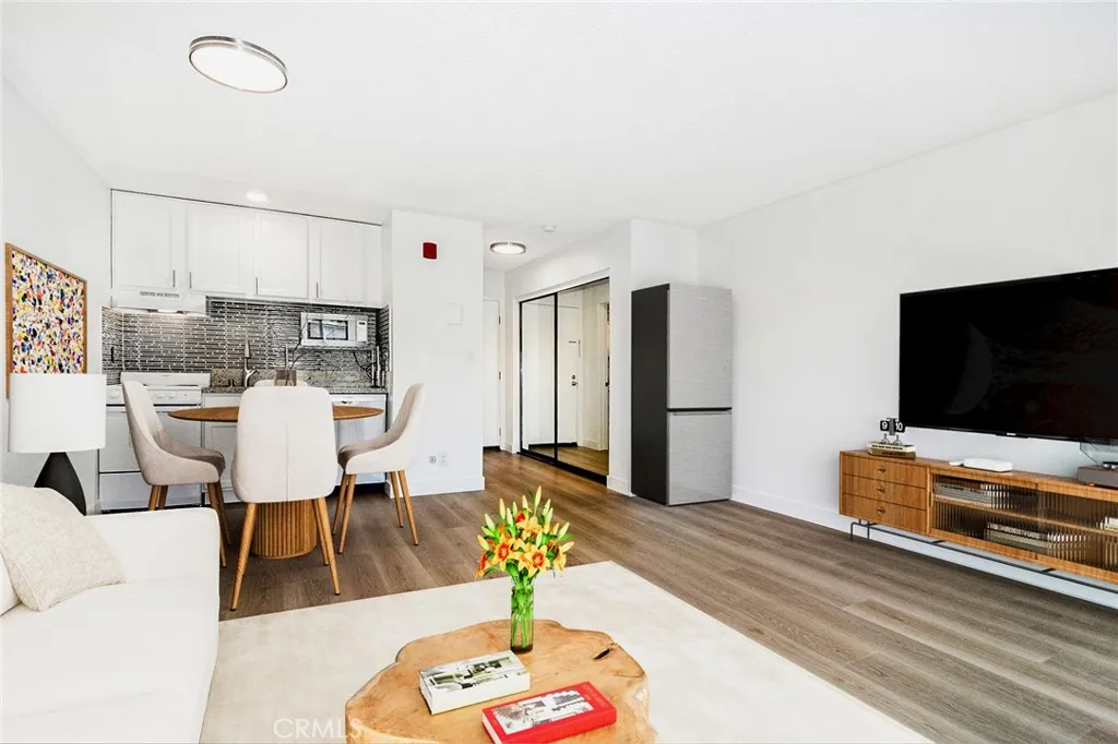 22100 Burbank Boulevard Unit 259g, Woodland Hills, CA 91367 - Photo 3 of 19, Woodland Hills, CA