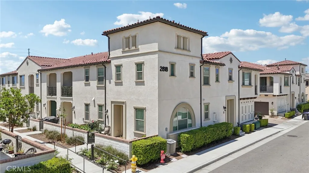 2818 E Berry Loop Privado Unit 66, Ontario, CA 91761 - Main photo, Ontario, CA