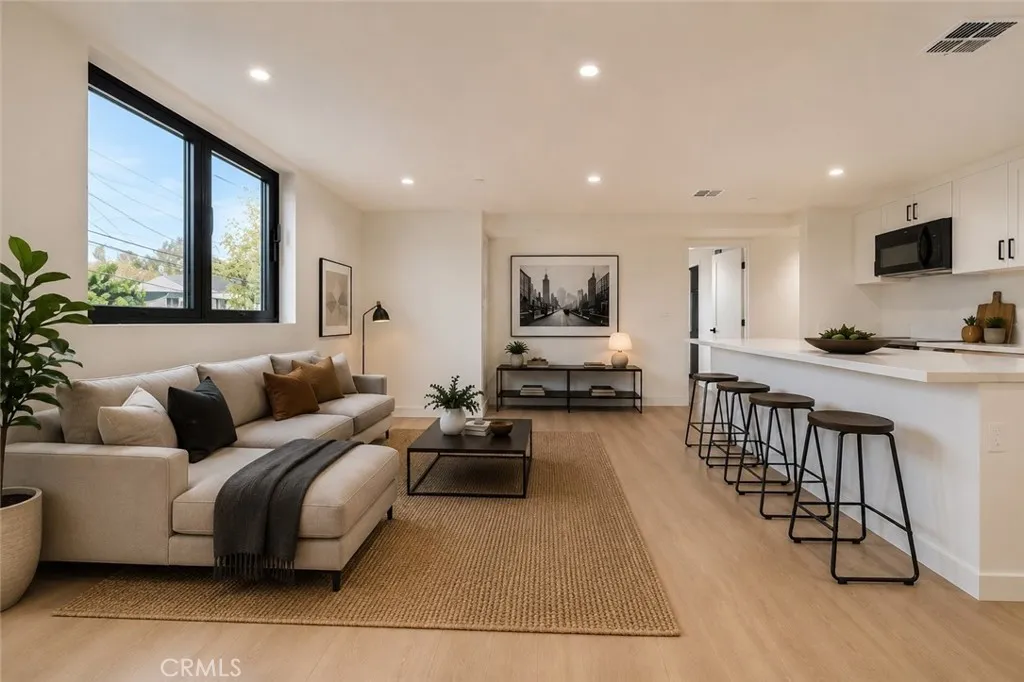 Los Angeles, CA 90039