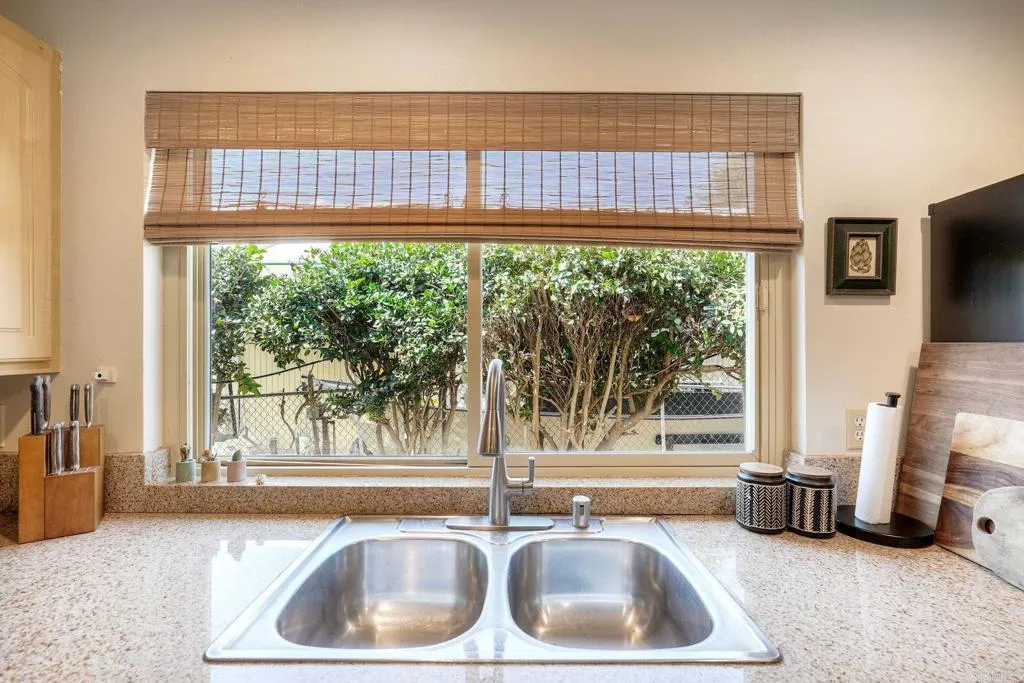 https://cdn.realtyfeed.com/cdn/127/306775822/28da80376153ee23cb8d931e3198548e.webp