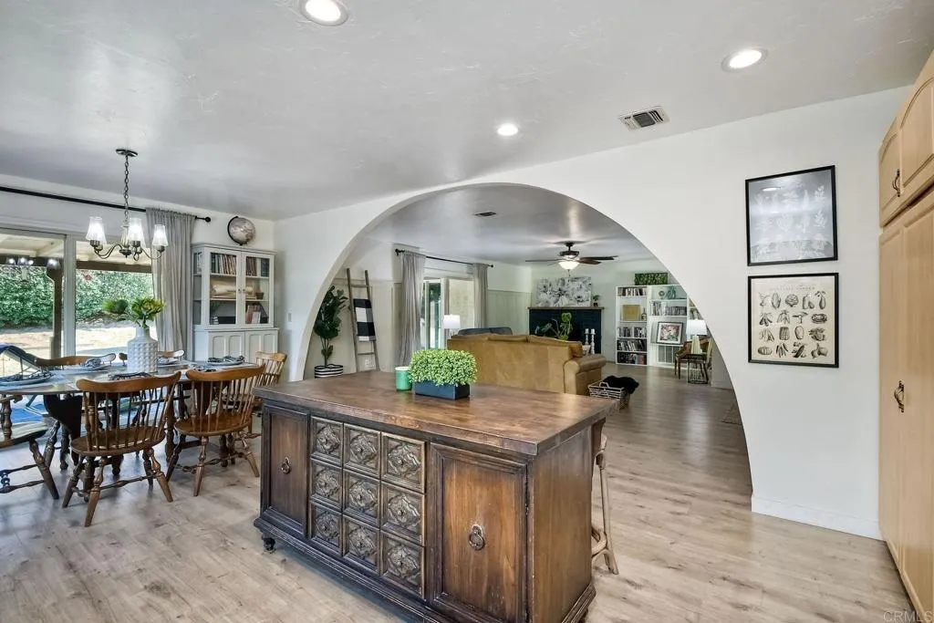 https://cdn.realtyfeed.com/cdn/127/306775822/7a46265e1ca321a6f20d3a6a84236904.webp