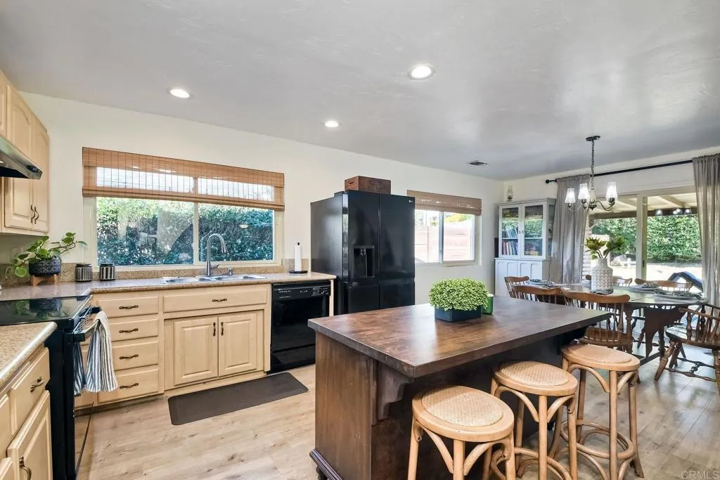 https://cdn.realtyfeed.com/cdn/127/306775822/93879c807fffc87636dfb0776ea626ec.webp