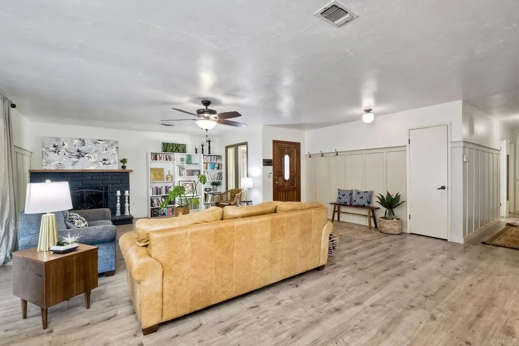 https://cdn.realtyfeed.com/cdn/127/306775822/a13dee1a00a7b0a9c4cbdd8f12549b00.webp