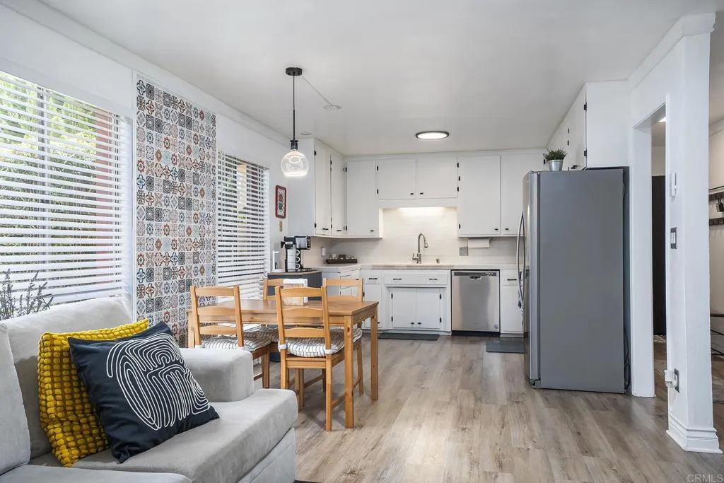 https://cdn.realtyfeed.com/cdn/127/306775828/9054af79d47bae068b6c777e7852f936.webp