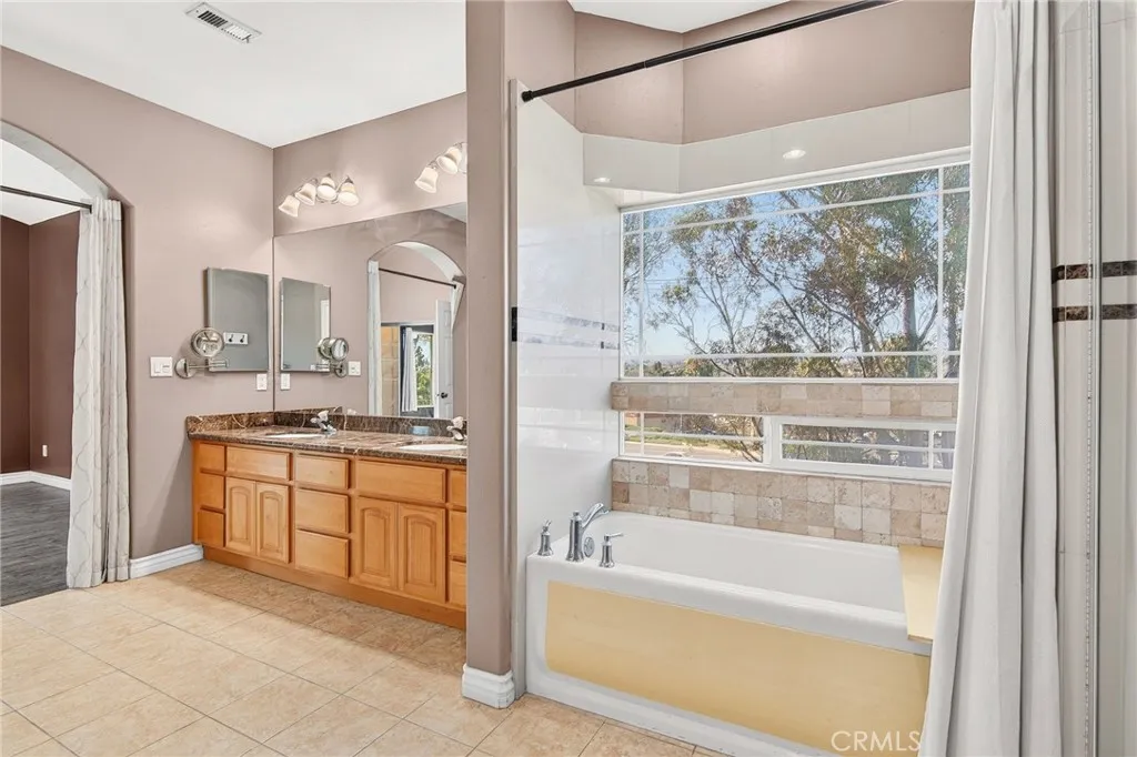 https://cdn.realtyfeed.com/cdn/127/306775840/0577520208827575e2c419d8879ccc9d.webp