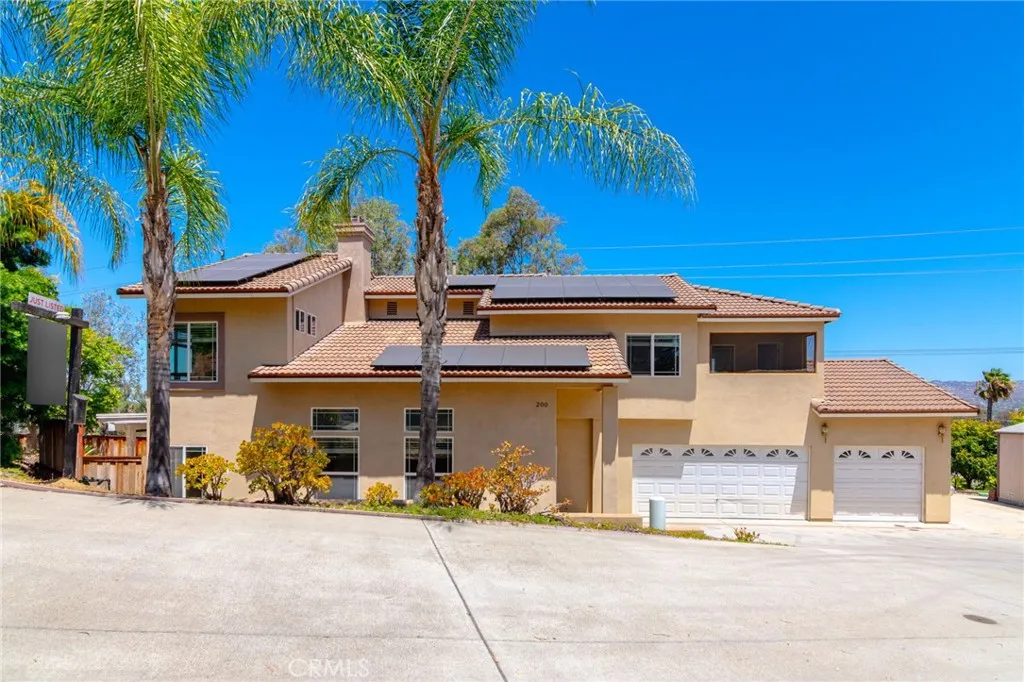 200 N Upas Street, Escondido, CA 92025 - Main photo, Escondido, CA