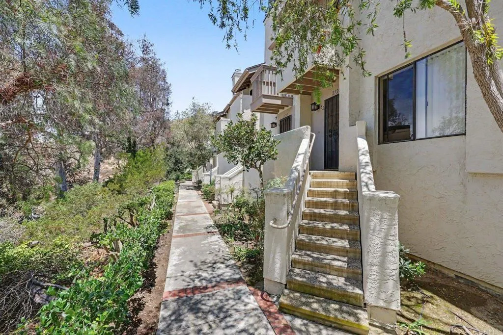 https://cdn.realtyfeed.com/cdn/127/306775846/bf1856546c5c39c1fbfb4edc1cd136a4.webp
