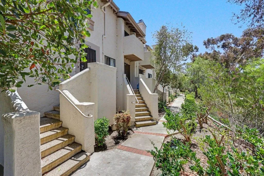 https://cdn.realtyfeed.com/cdn/127/306775846/fef60614f363275f605a52dd33889db7.webp