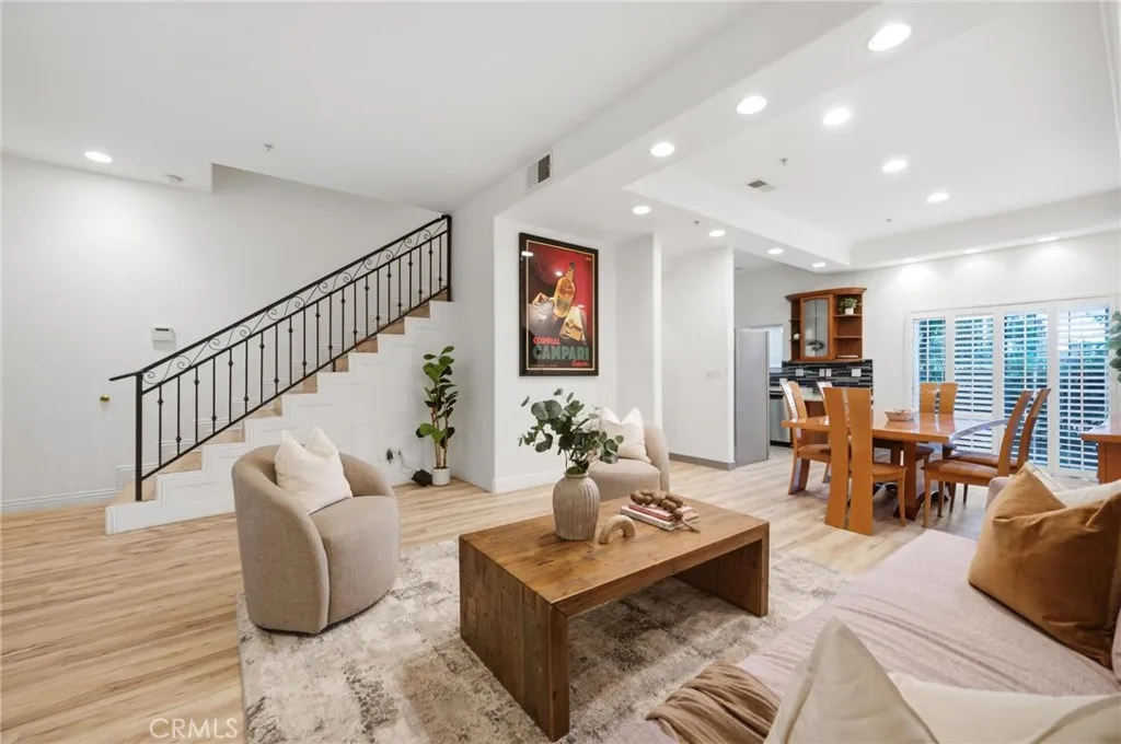 10833 Kling Street Unit 4, North Hollywood, CA 91602 - Main photo, North Hollywood, CA