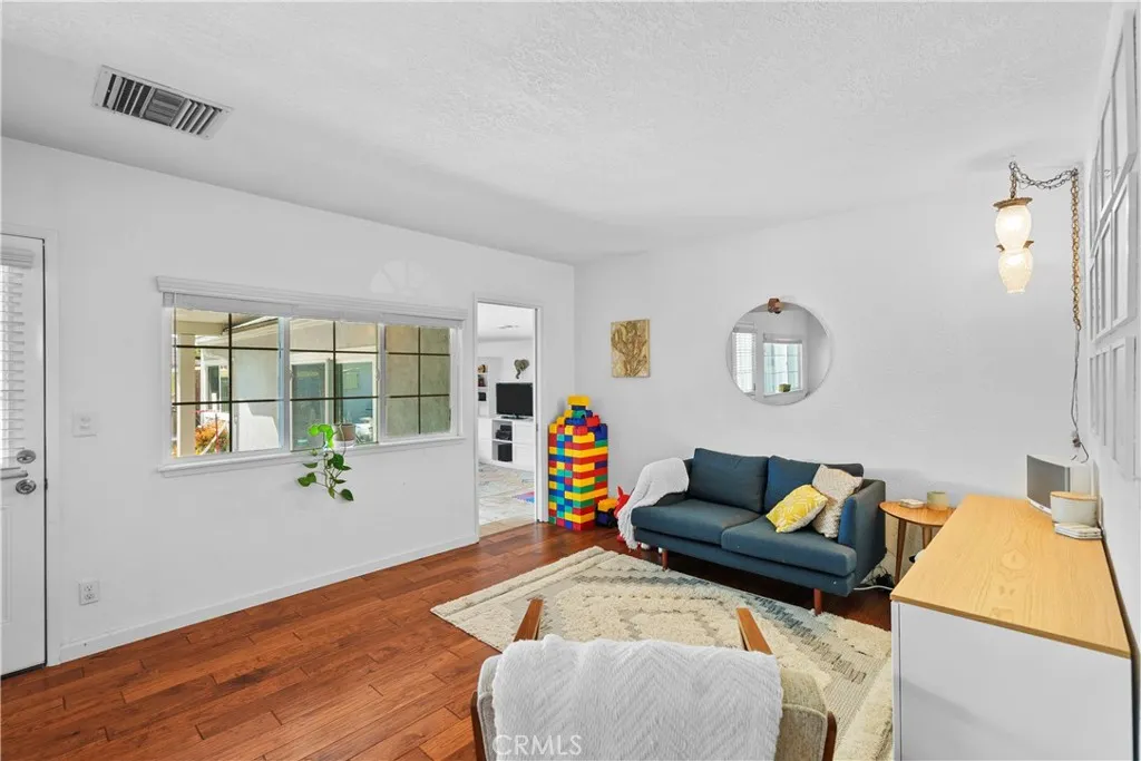 7819 Whitsett, North Hollywood, CA 90001 - Photo 5 of 32, North Hollywood, CA