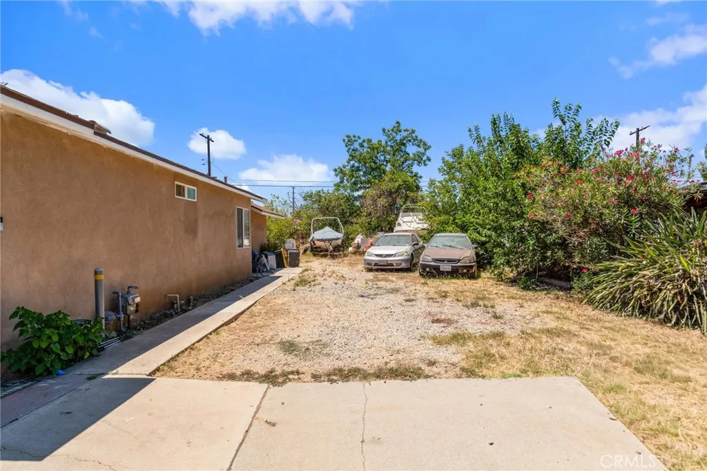5876 Bee Jay Street, Riverside, CA 92503 - Photo 4 of 16, Riverside, CA
