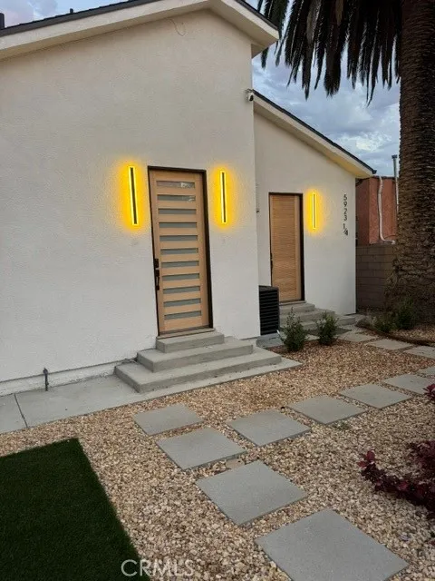 Los Angeles, CA 90047