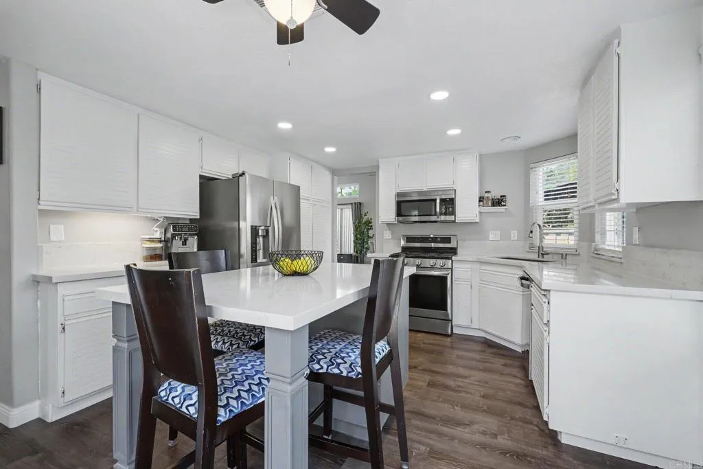 https://cdn.realtyfeed.com/cdn/127/306776046/3c4346d0c53b131b38659c9b31d24aa5.webp