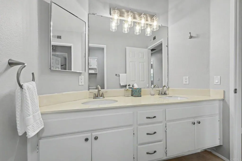 https://cdn.realtyfeed.com/cdn/127/306776046/40e57b49c43b33491a0182c2518d21eb.webp