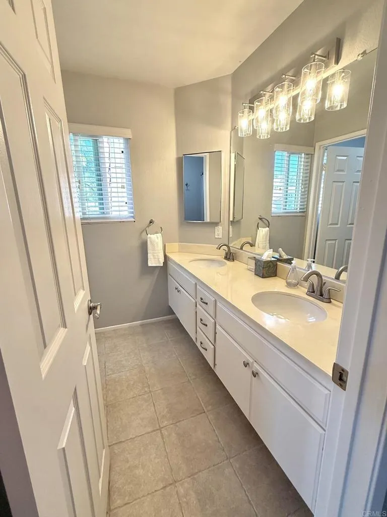 1810 Paseo Del Lago Drive, Vista, CA 92081 - Photo 4 of 20, Vista, CA