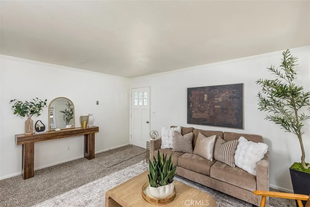https://cdn.realtyfeed.com/cdn/127/306776076/4b88ccb63a12a186f5e44fd695a96be6.webp