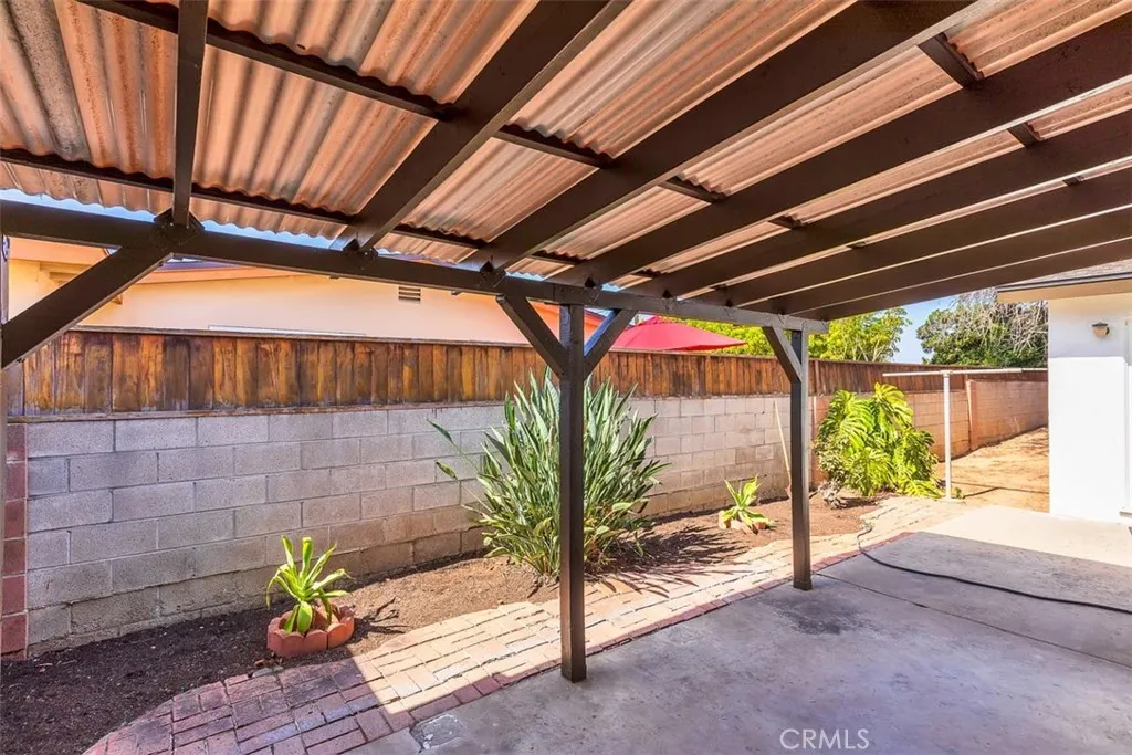 https://cdn.realtyfeed.com/cdn/127/306776076/72d9764eec831a8bf631f4095e14ce6b.webp