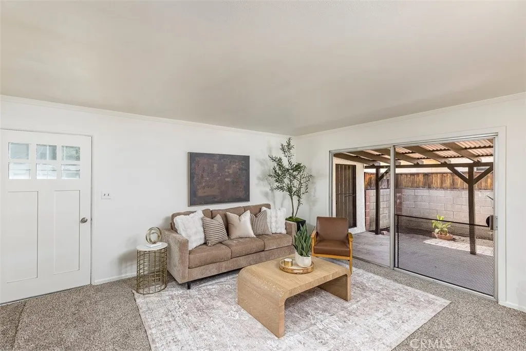 https://cdn.realtyfeed.com/cdn/127/306776076/87f9f5f2d07b436370d32ae374343312.webp
