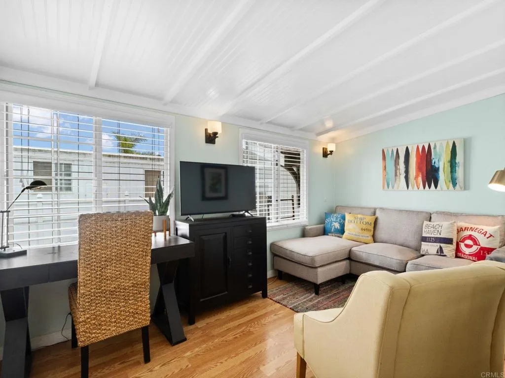 https://cdn.realtyfeed.com/cdn/127/306776093/872b1465b4179ab5db89f33f88d5bec8.webp