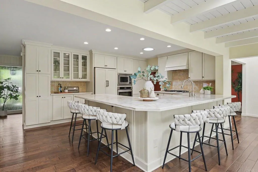 https://cdn.realtyfeed.com/cdn/127/306776097/ef95891871b7286296d83939ced9d5bd.webp