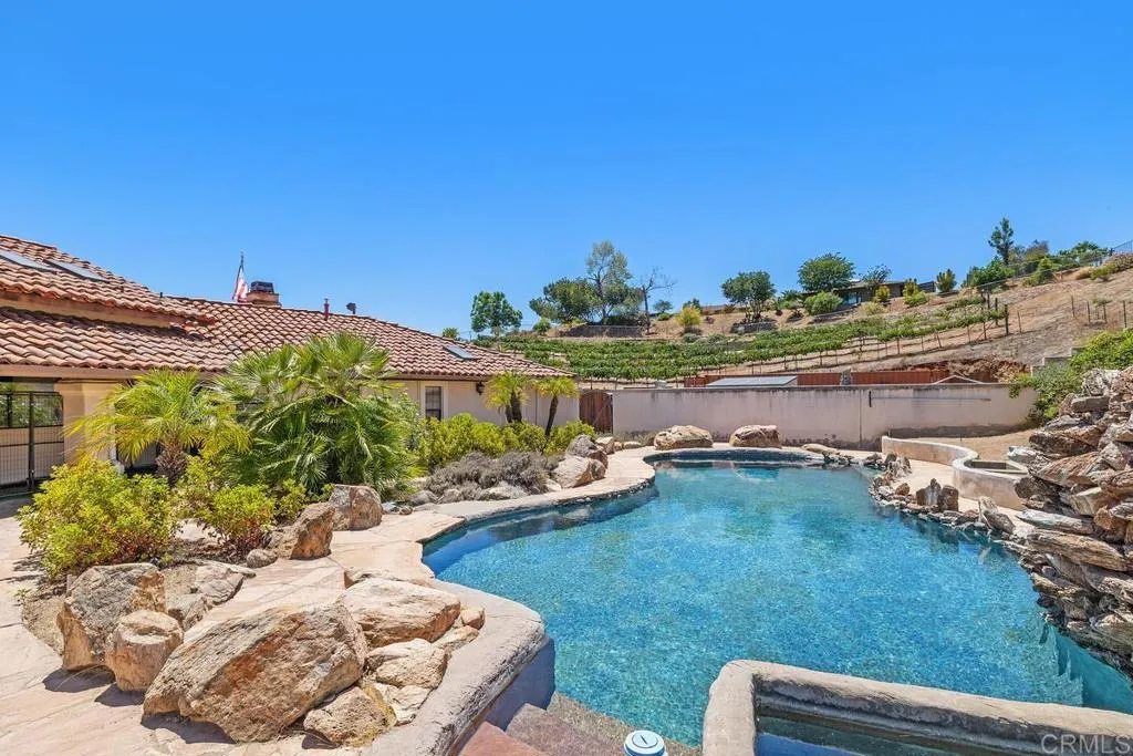 https://cdn.realtyfeed.com/cdn/127/306776101/746b3812eeb21a6e799bd0e45f24a93d.webp
