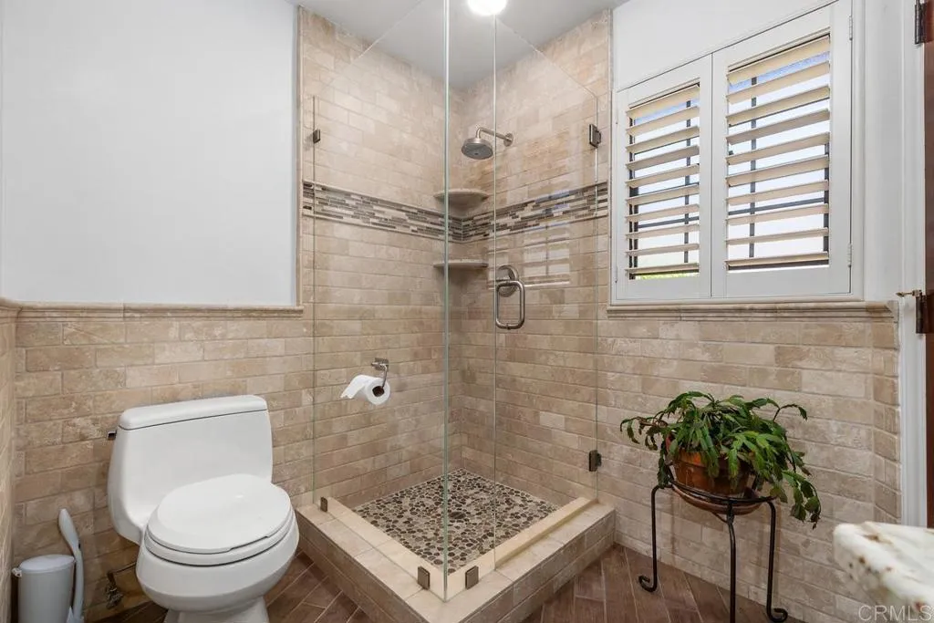 https://cdn.realtyfeed.com/cdn/127/306776101/80fec1bef2bd59879e2a2139098b6745.webp