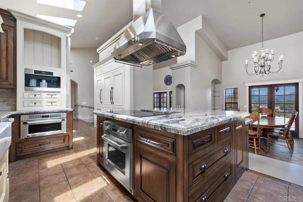 https://cdn.realtyfeed.com/cdn/127/306776101/d8cfb13bbe6cc90532f3500b3bad2a51.webp