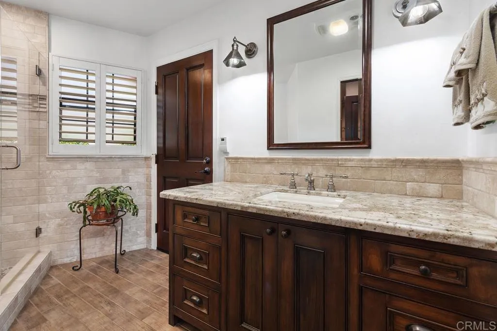 https://cdn.realtyfeed.com/cdn/127/306776101/fa8b54ed5ea04a90f97184a16762f5bb.webp