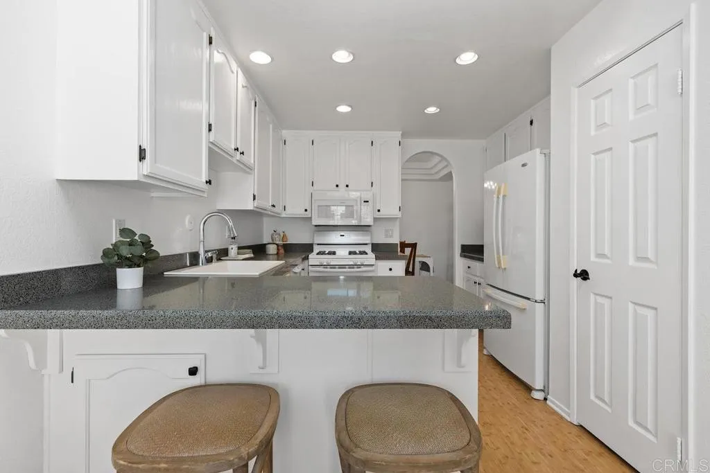 https://cdn.realtyfeed.com/cdn/127/306776118/6396d65e53b65e53cbc303f32c998b2c.webp