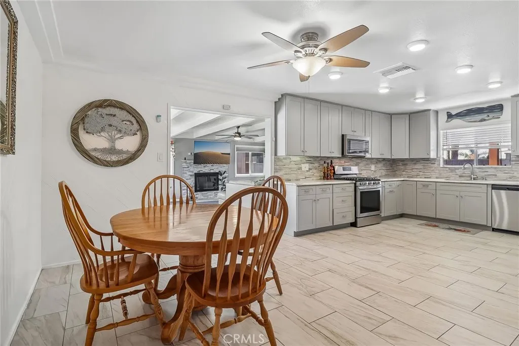 https://cdn.realtyfeed.com/cdn/127/306776154/3bc54cef4c5bf45ad4d775a279750999.webp