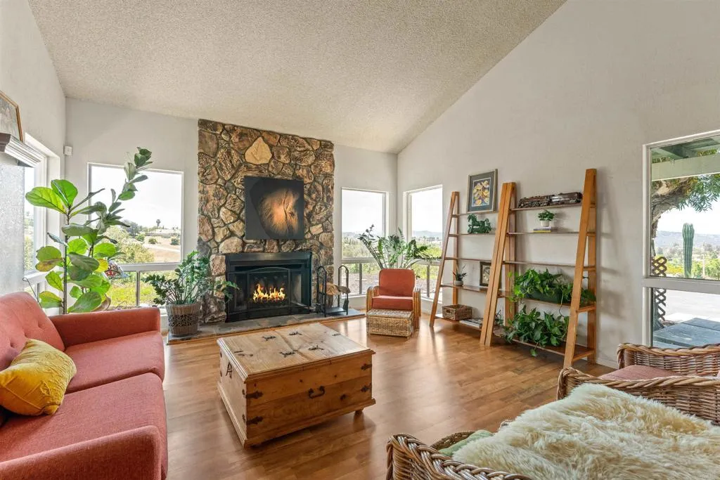 https://cdn.realtyfeed.com/cdn/127/306776166/099bb9a22e12535122b83f588fec83fa.webp
