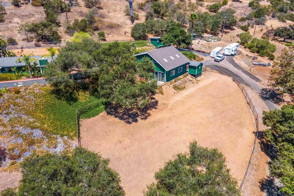 https://cdn.realtyfeed.com/cdn/127/306776166/2fda59feaa2cf2491439dd82d087dd7c.webp